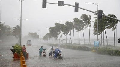 Angin kencang hari ini disertai hujan lebat berpotensi melanda Jabodetabek.