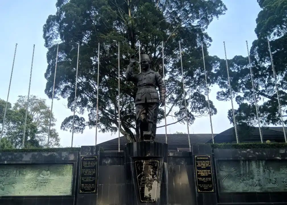 Patung Bung Hatta di Taman Monumen Proklamator Bukittinggi