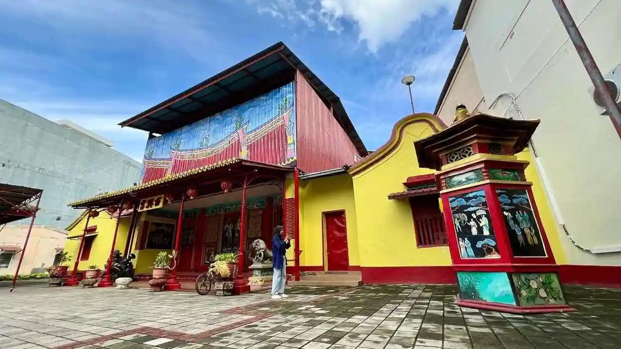 Kawasan Kota Tua Padang dengan bangunan kolonial bersejarah.