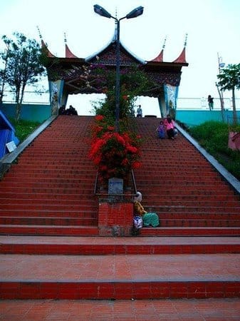 Janjang 40 Bukittinggi, Tangga Ikonik di Pusat Kota
