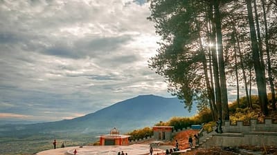 Pesona Alam Lereng Gunung Singgalang