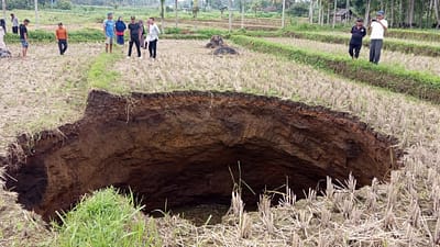 sinkhole situjuh batua